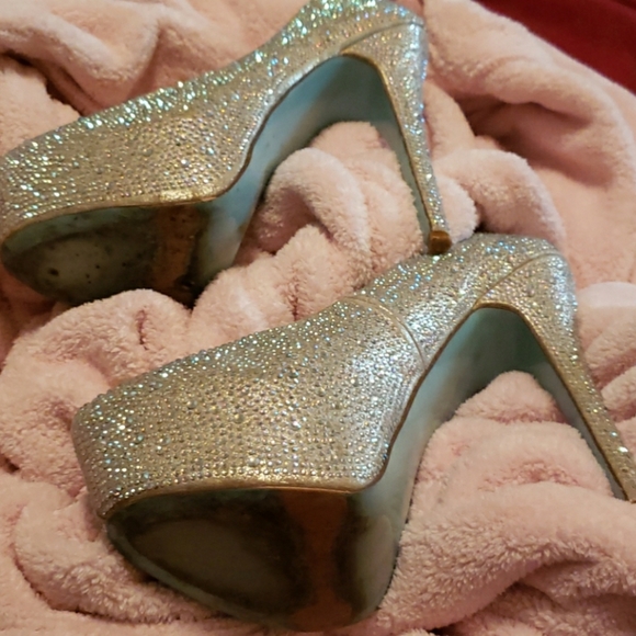 Betsey Johnson Something Blue Wish Heels - Picture 4 of 4